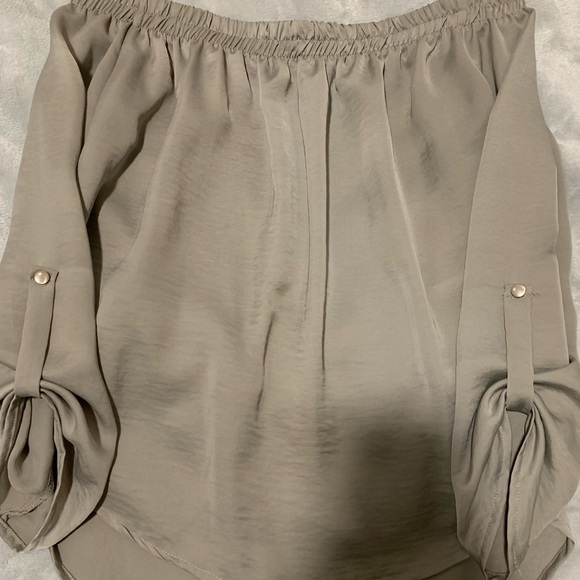 M BOUTIQUE OFF THE SHOULDER BLOUSE - Picture 2 of 3